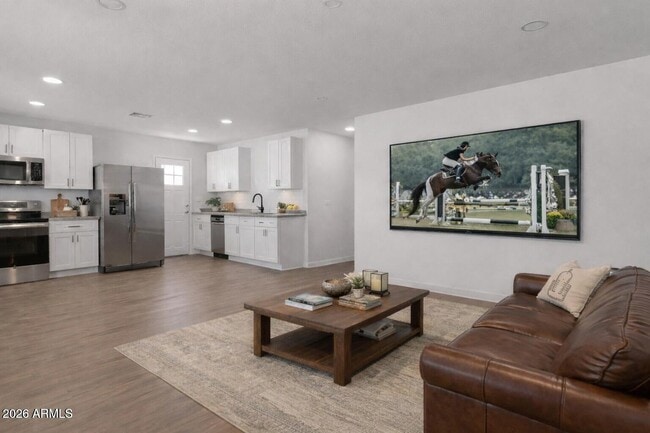 Building Photo - 336 S 98th St