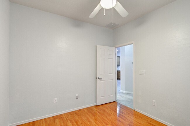 Foto del edificio - 2339 Tranquil Moon St