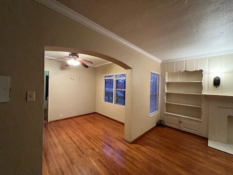 Building Photo - 2341 Pine Ave