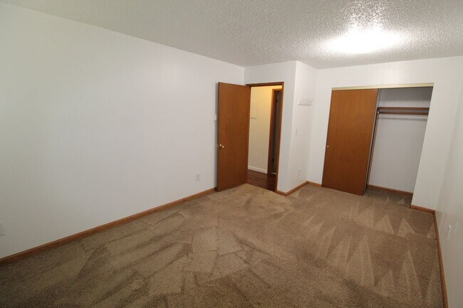 Foto del edificio - 3914 S Regal St