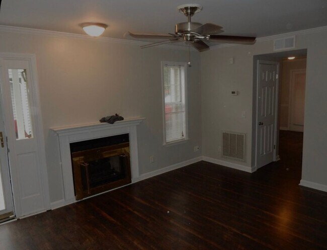 Foto del edificio - Nice and large 2 BR, 2.5 bath townhouse in Antioch, TN