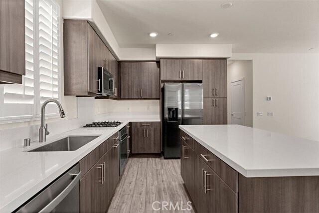 Foto del edificio - 8241 Traveller St