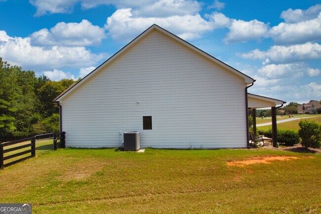 Foto del edificio - 1020 Arbor Ln