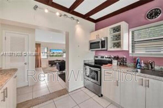 Foto del edificio - 1704 Rodman St