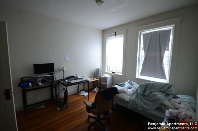 Foto del edificio - 1350 Commonwealth Ave