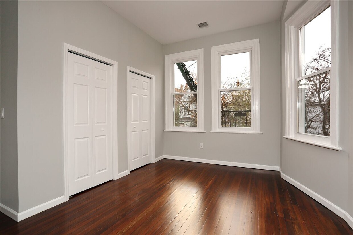 Primary Photo - 29 Cooper Pl