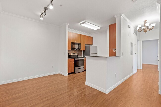 Building Photo - 2 bed 2 bath condo available in Antelope! ...
