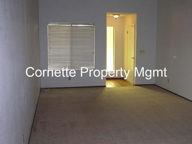 Foto del edificio - Wonderful 2 bedroom 2 bath duplex is located in Fair Oaks!