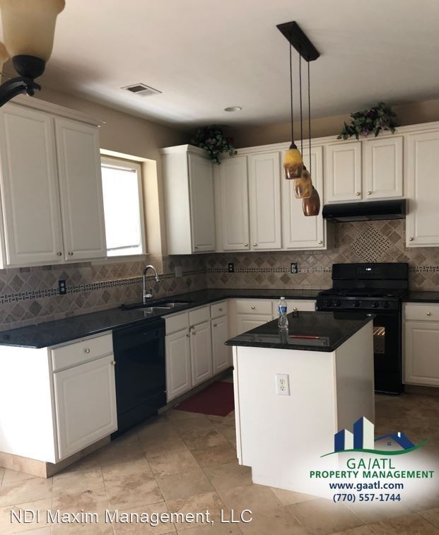 Foto del edificio - 5 br, 3 bath House - 152 Parkstone Way