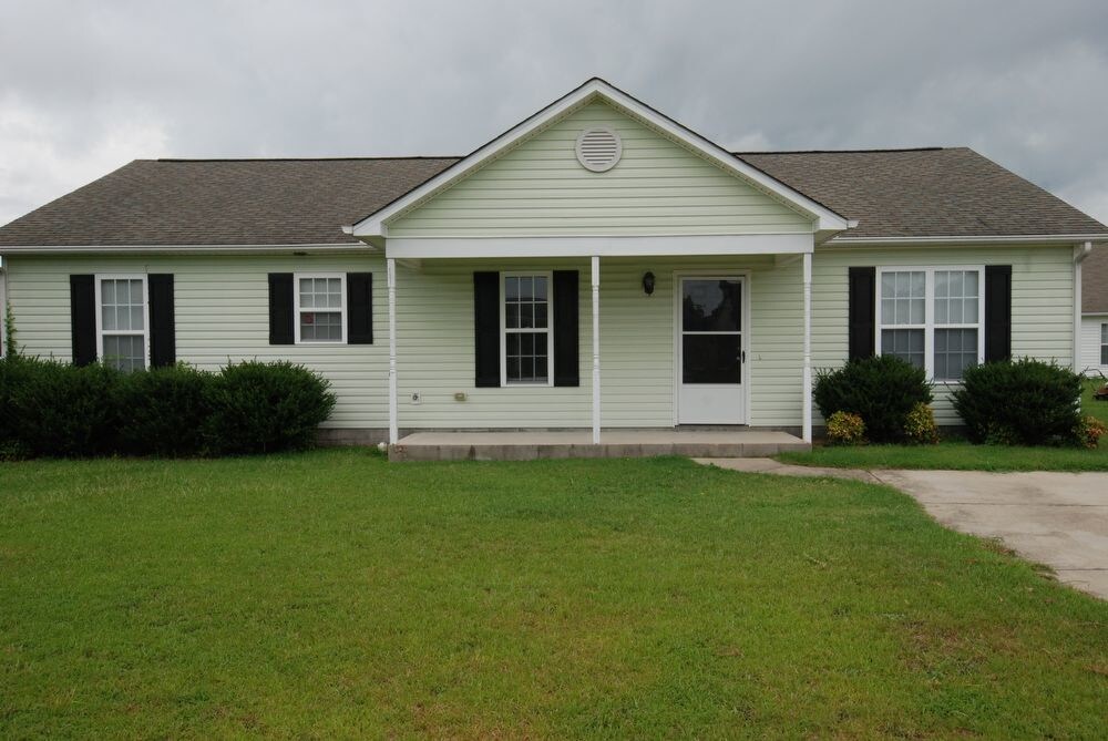 Primary Photo - 102 Ginger Cir