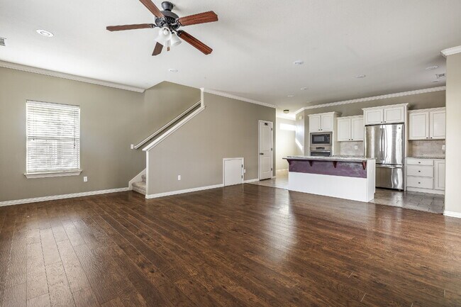 Building Photo - 537 N Keats Dr