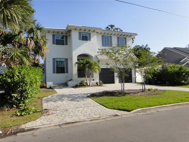 Building Photo - 5009 W Longfellow Ave