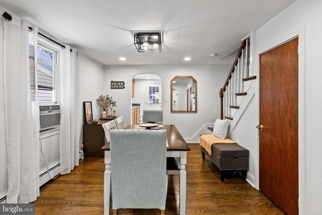 Building Photo - 547 Vanderslice St