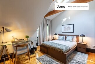 Building Photo - Private bedroom in 5 bed/2 bath Home