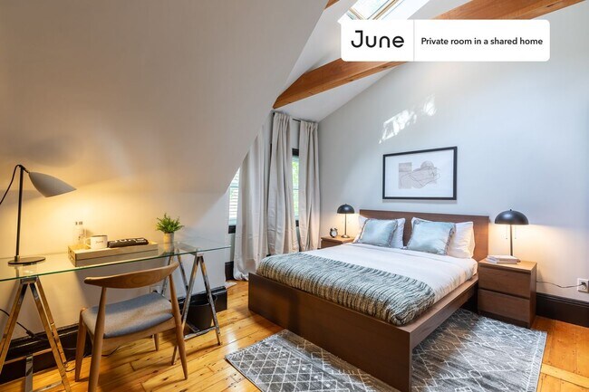 Building Photo - Room in Shared 5 bed/2 bath home in Allston