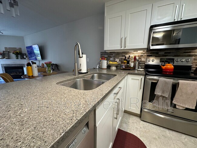 Photo du bâtiment - 1950-1950 Durnin Rd