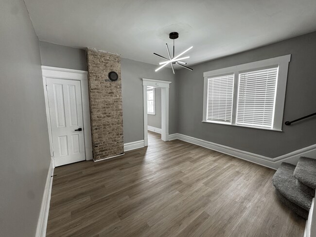 Foto del edificio - 328 Wyandotte Ave