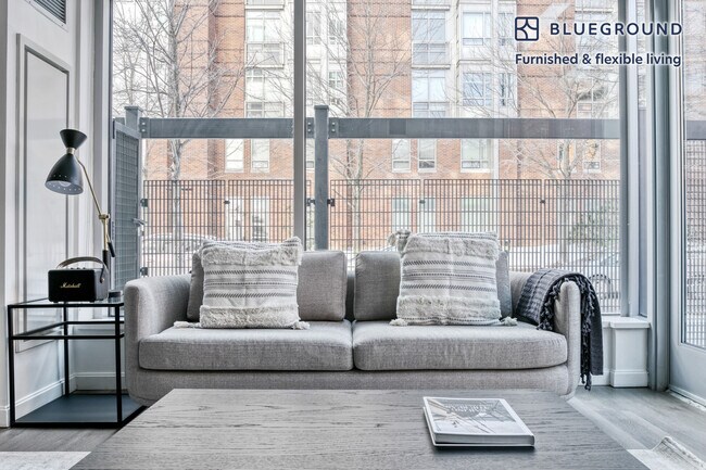 Foto del edificio - 100 Landsdowne St