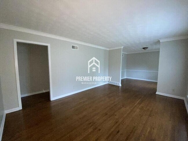 Foto del edificio - 4476 Mayo - Available Now!