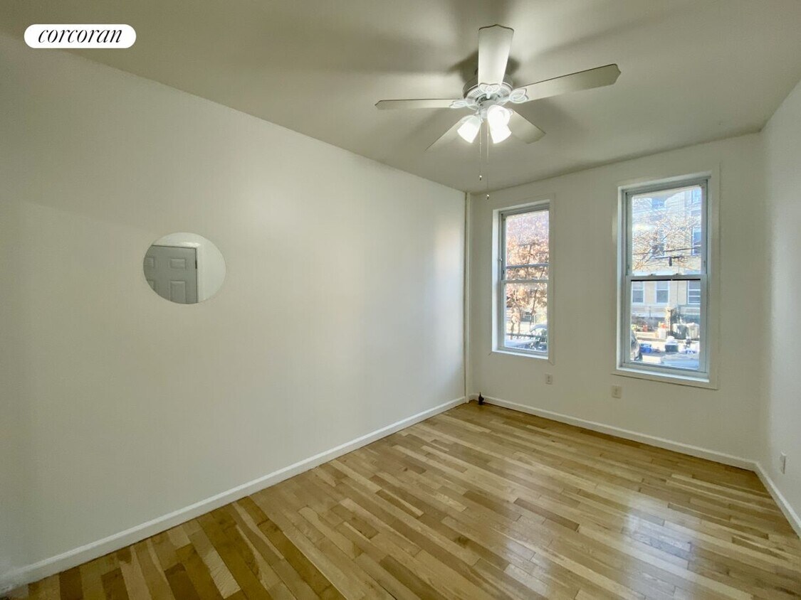 Foto principal - 1730 Harman St