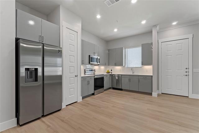 Building Photo - 3919 Bungalow Ln