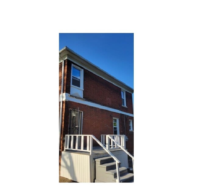 Building Photo - 3263 Carter St
