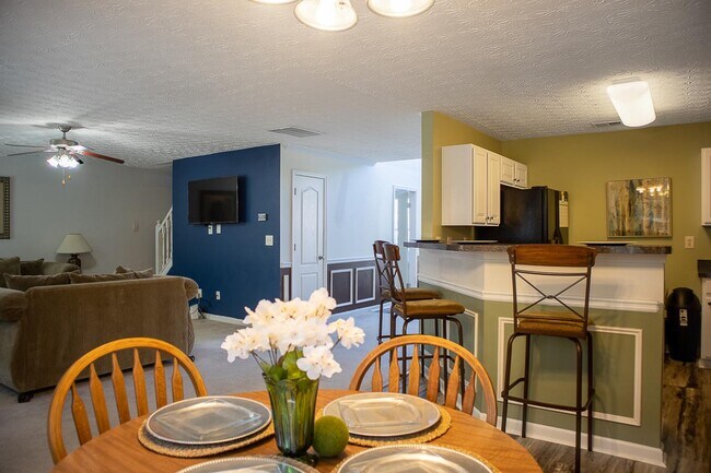 Building Photo - Spacious College Park Home | Modern comfort & great amenities