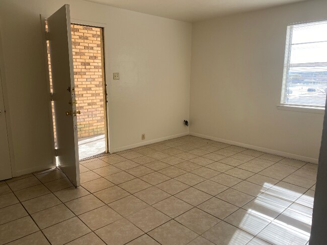 Foto del edificio - 414 E Avenue A