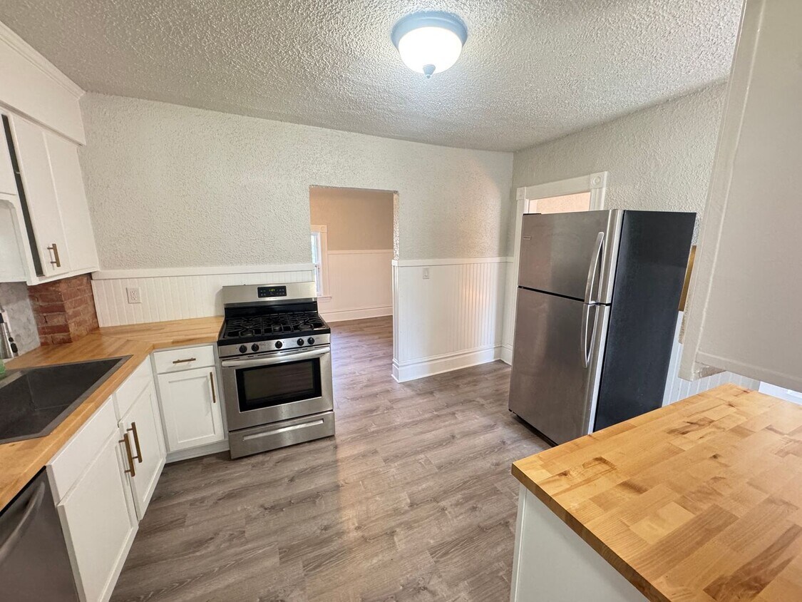 Foto principal - 716 Jackson St NW