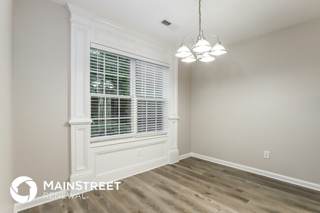 Foto del edificio - 6335 Dogwood Way