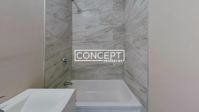 Building Photo - 121A George St. Unit 2B