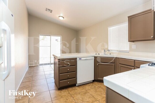 Foto del edificio - 3621 Walnut Wood St