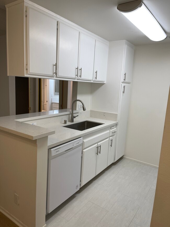 Building Photo - Hayworth Apartments