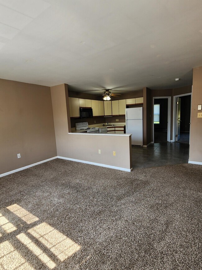 Building Photo - 104 Pickwick Pl