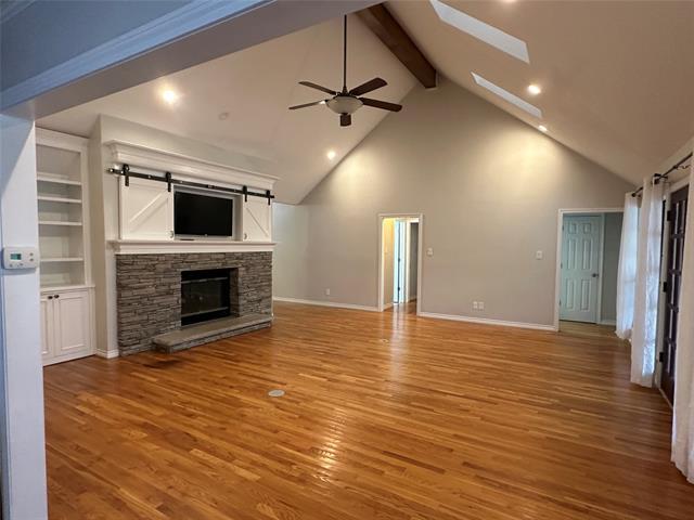 Foto del edificio - 1000 Raven Bend Ct