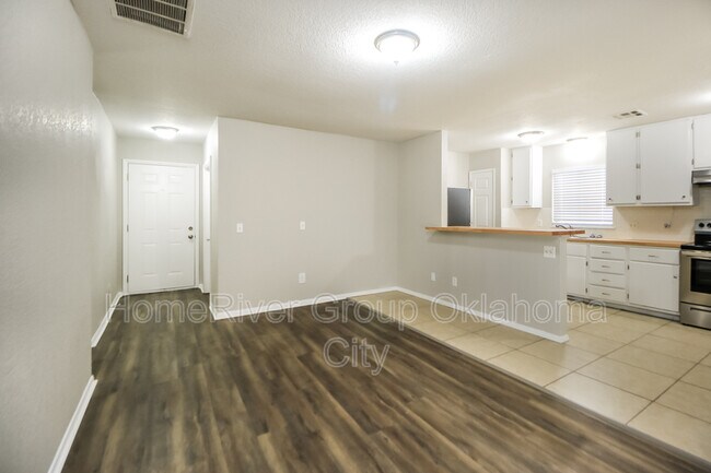 Building Photo - 912 Craig Dr