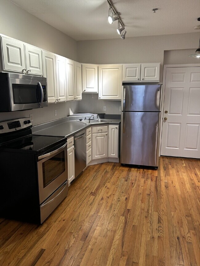 Foto del edificio - Adorable Studio in 1909 Building! Heart of Capitol Hill