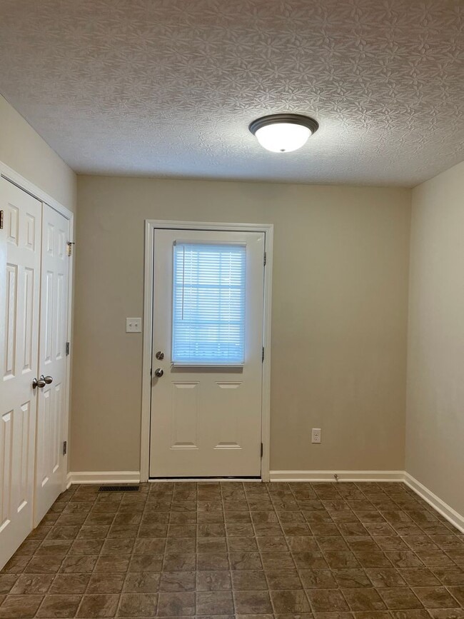 Building Photo - Upper Stone Apartments