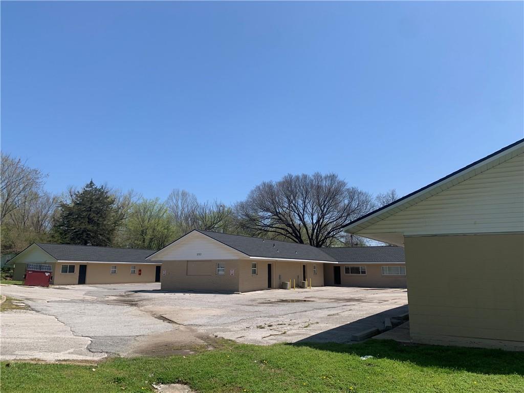 1212 Dunn Ave Unit 15, Fayetteville, AR 72701 Room for Rent in