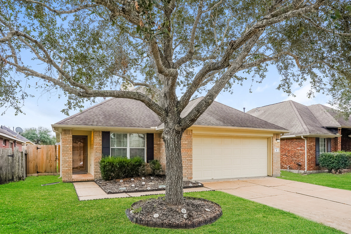 Primary Photo - Inviting 3-Bedroom Home