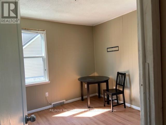 Photo du bâtiment - 1254 Lakeshore Rd