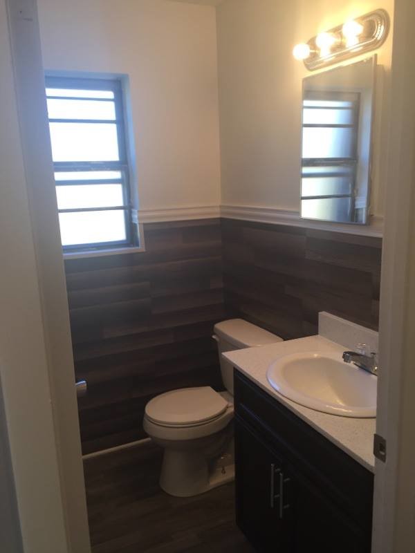 Building Photo - 206 Regal Heights Dr