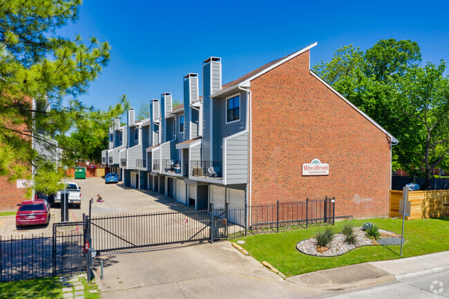 Building Photo - Columbia Oaks