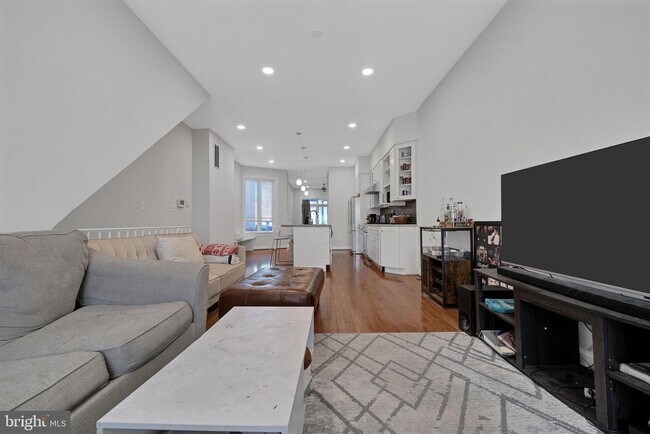 Foto del edificio - 1203 Girard St NW
