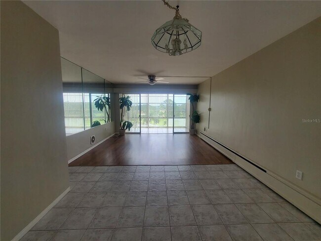 Building Photo - 200 N Betty Ln
