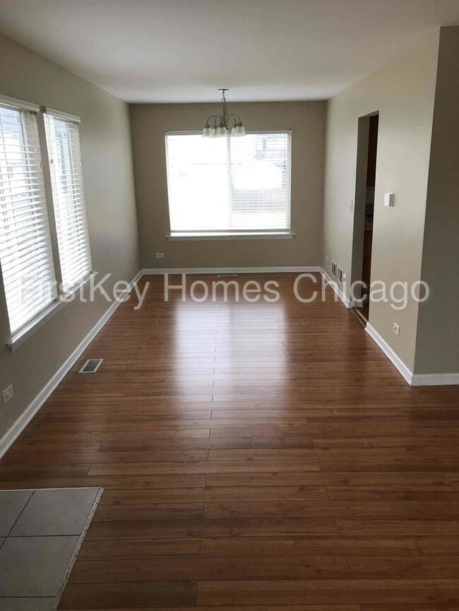 Building Photo - 1458 Woodland Dr