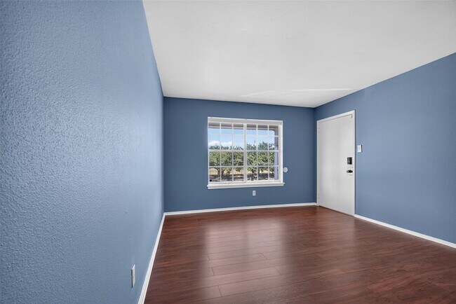 Building Photo - 7205 Beechnut St