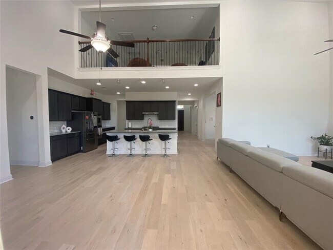 Foto del edificio - Luxury rental in NW Suburb