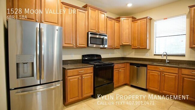 Building Photo - 1528 Moon Valley Dr