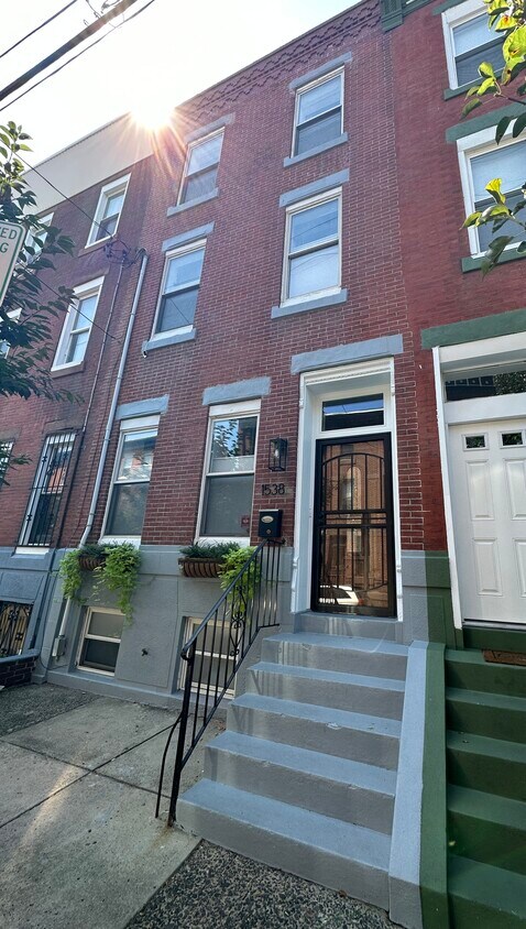 Front - 1538 S 15th St